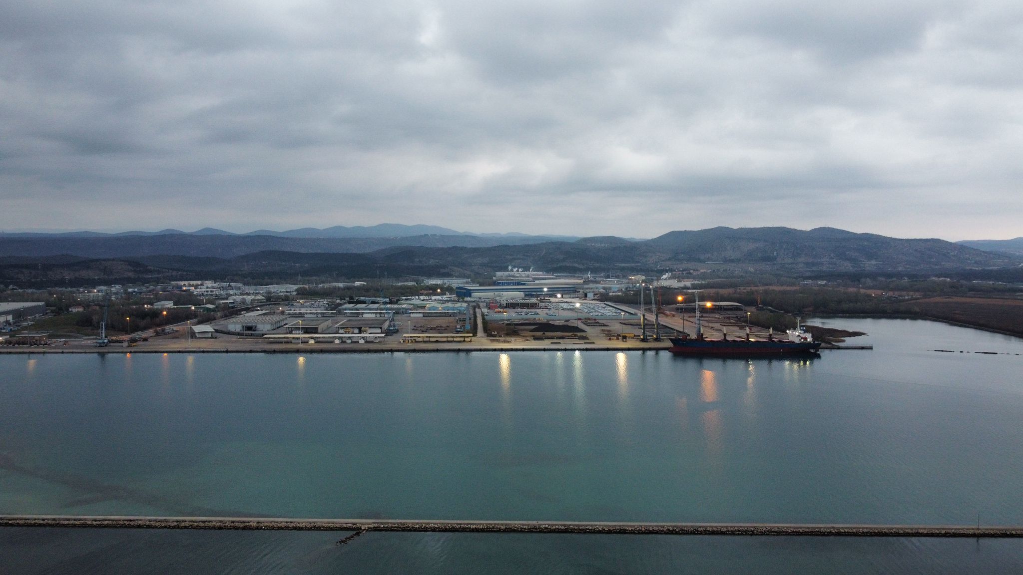 Copertina per In partenza dopo 23 anni gli escavi del Porto di Monfalcone